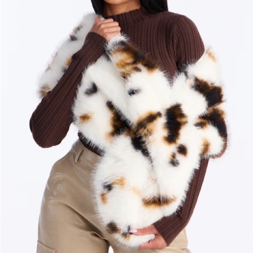 •In the Moment• Animal Print Faux Fur Wrap Scarf